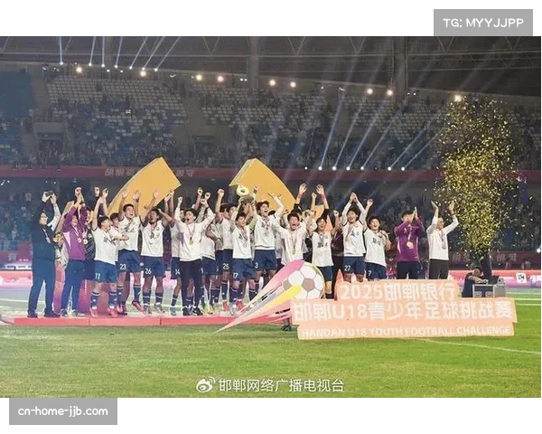 上海足球强势崛起 三年内连夺国内赛事冠军